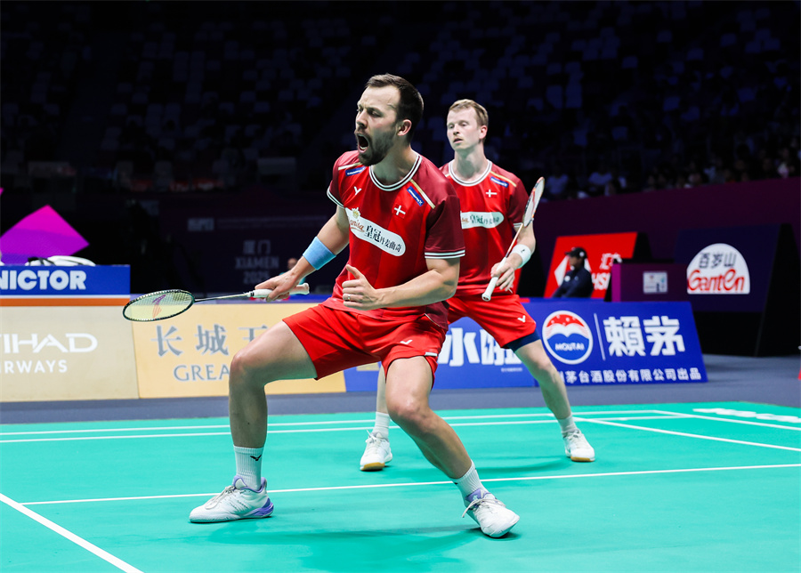 郑智踢到3 郑智踢到3